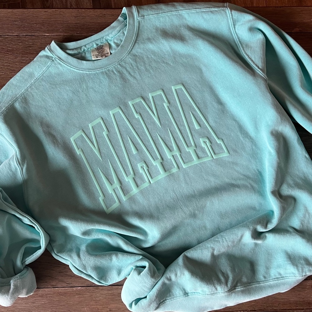 “MAMA” Crewneck Sweatshirt